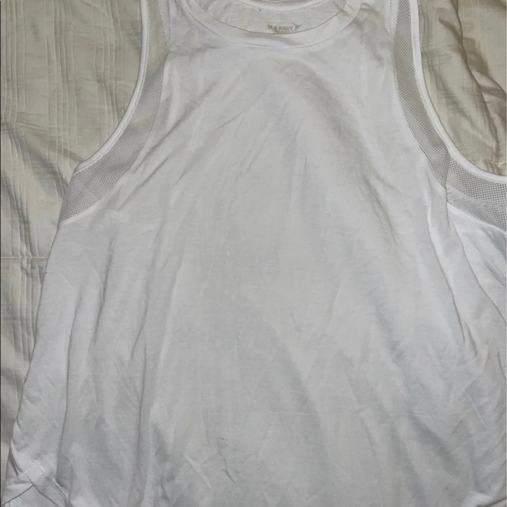 women’s workout top